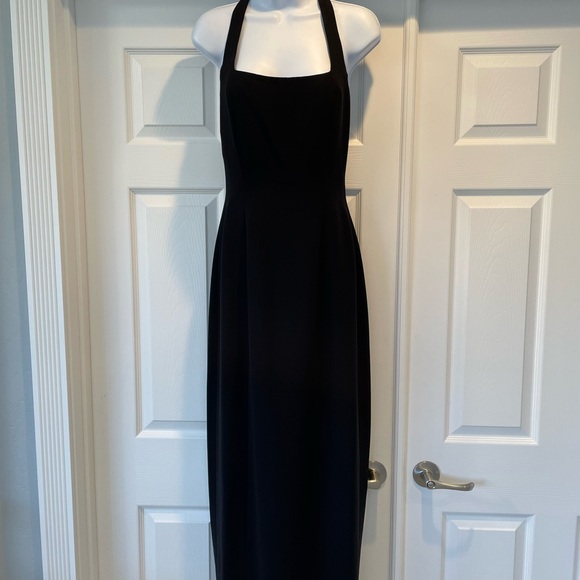 Sleek black Jones New York Evening dress with sexy open back and slit - Picture 1 of 5